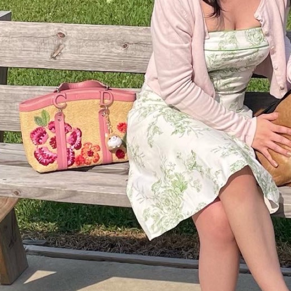 🌸 Limited edition Christian Dior pink floral straw rattan tote bag